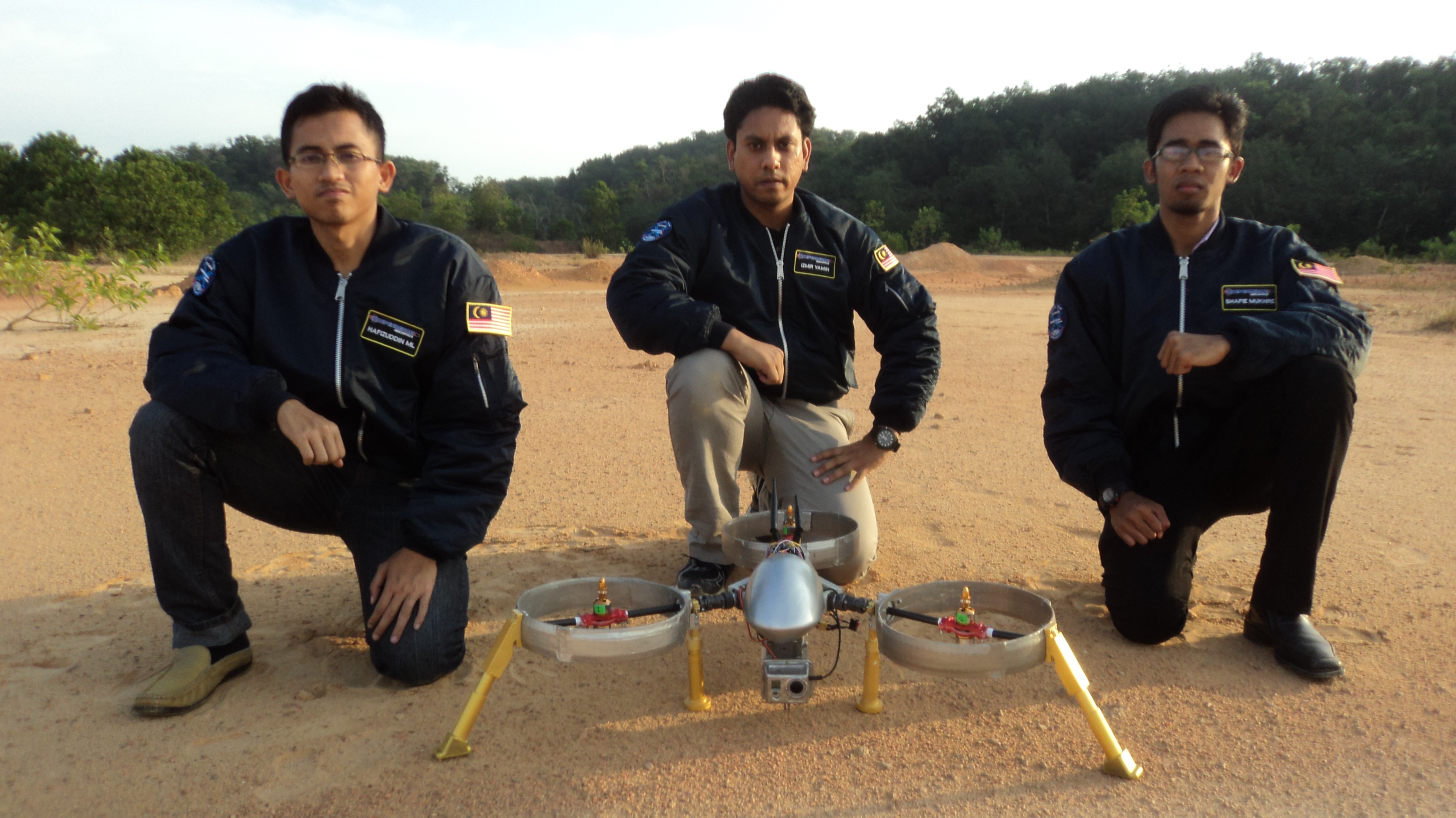 Independence-X Aerospace Izmir also makes drones to help in his quest.